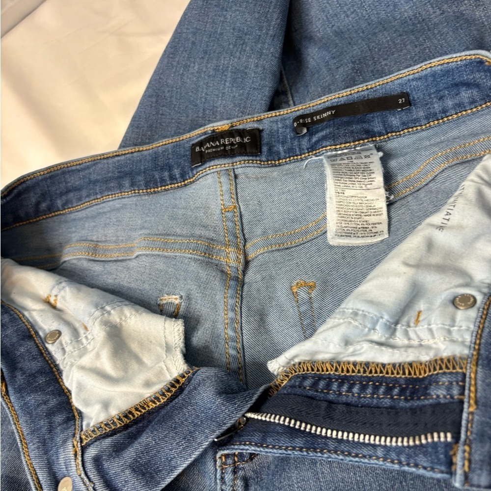 Banana Republic Mid-Rise Skinny Jeans – Medium Wash – Size 27 - Picture 10 of 16
